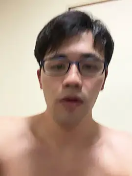 Snapshot of ryusei18570 chatting on 09/11/25, 03:01 ryusei18570 online show from 09/11/25, 03:01