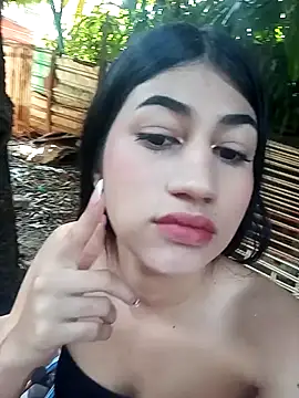 Snapshot of Julix_A chatting on 12/15/24, 04:04 Julix A online show from 12/15/24, 04:04