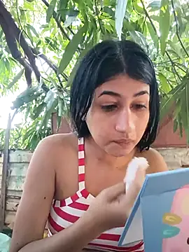 Snapshot of Julix_A chatting on 11/16/25, 07:30 Julix A online show from 11/16/25, 07:30