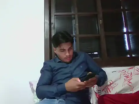 Snapshot of Rmst chatting on 10/21/25, 09:04 Rmst online show from 10/21/25, 09:04