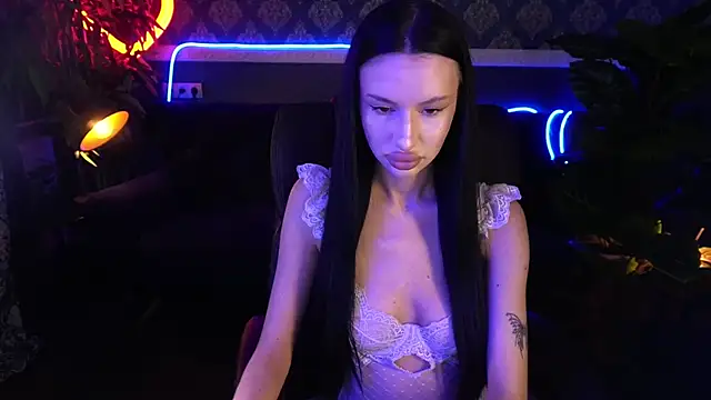 Snow WhiteeeX online show from 09/15/25, 05:51