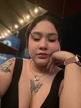 Snapshot of AHRI_LEE chatting on 02/23/25, 07:55 AHRI LEE online show from 02/23/25, 07:55