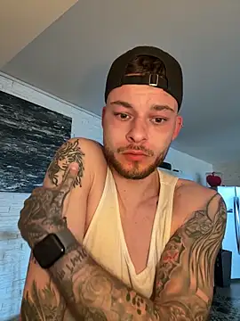 hottwoboys online show from 04/13/26, 07:36