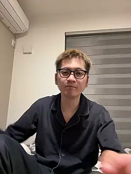 Snapshot of kensnb chatting on 04/19/26, 12:26 kensnb online show from 04/19/26, 12:26