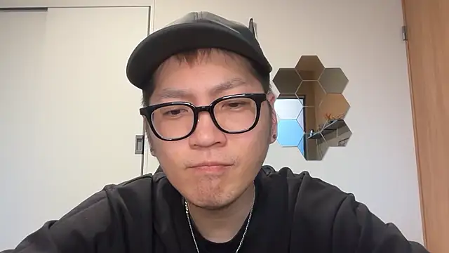 Snapshot of kensnb chatting on 04/19/26, 08:33 kensnb online show from 04/19/26, 08:33