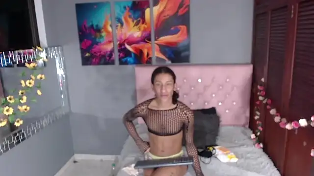 Snapshot of SofiaNaugthyxTS chatting on 09/17/25, 11:01 SofiaNaugthyxTS online show from 09/17/25, 11:01