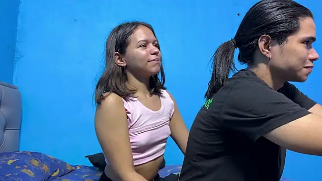 Snapshot of frank_and_claudette chatting on 02/03/25, 02:13 frank and claudette online show from 02/03/25, 02:13