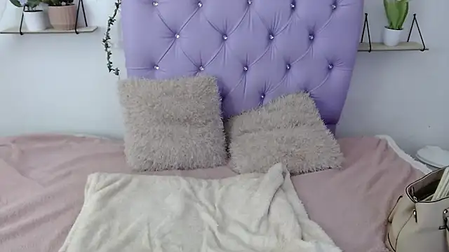 Freyja 01 online show from 09/26/25, 09:30