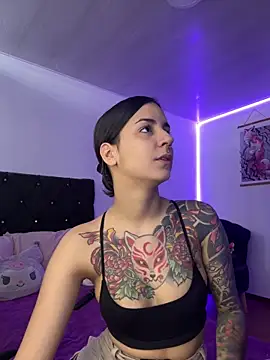 Snapshot of Alice_woodville chatting on 12/08/24, 07:11 Alice woodville online show from 12/08/24, 07:11