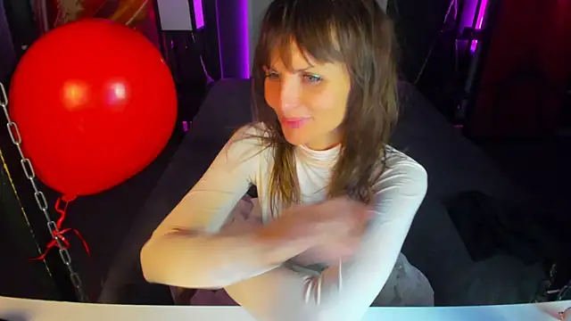 Elizabe th online show from 02/14/25, 08:42