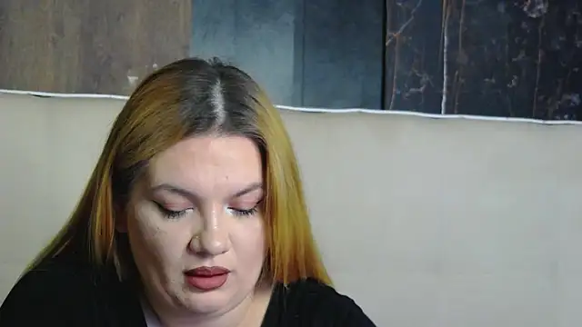 MelanieBrownn online show from 12/22/25, 07:05