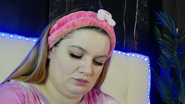 Snapshot of MelanieBrownn chatting on 03/11/26, 05:46 MelanieBrownn online show from 03/11/26, 05:46