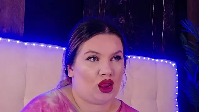 Snapshot of MelanieBrownn chatting on 03/18/26, 05:43 MelanieBrownn online show from 03/18/26, 05:43