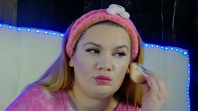 Snapshot of MelanieBrownn chatting on 04/06/26, 04:46 MelanieBrownn online show from 04/06/26, 04:46