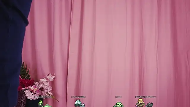 Snapshot of KimWilli chatting on 01/05/25, 10:08 KimWilli online show from 01/05/25, 10:08