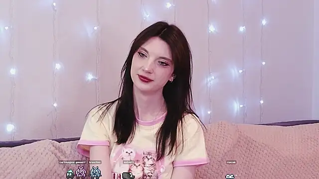 Snapshot of KimWilli chatting on 01/12/25, 10:12 KimWilli online show from 01/12/25, 10:12