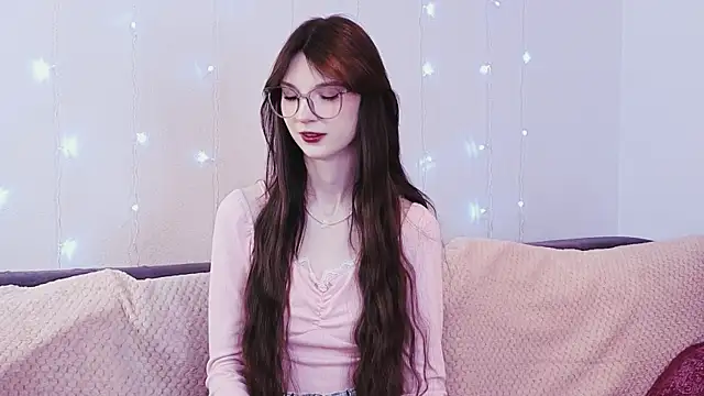 Snapshot of KimWilli chatting on 01/26/25, 04:09 KimWilli online show from 01/26/25, 04:09