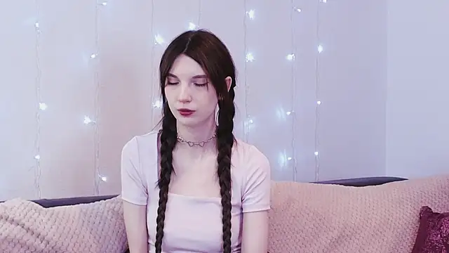 Snapshot of KimWilli chatting on 01/28/25, 04:08 KimWilli online show from 01/28/25, 04:08