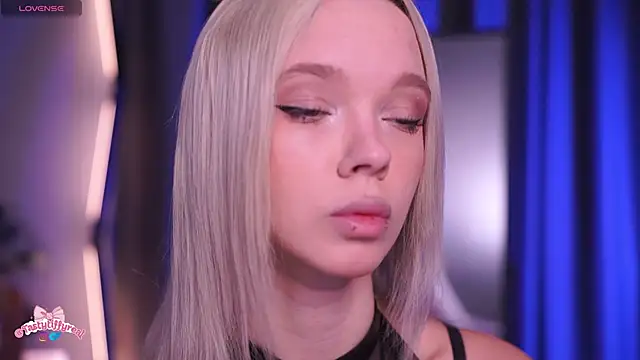 Snapshot of _AlinaBailey chatting on 03/15/26, 08:42 AlinaBailey online show from 03/15/26, 08:42