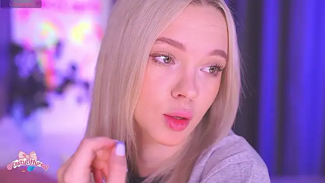 Snapshot of _AlinaBailey chatting on 03/23/26, 08:07 AlinaBailey online show from 03/23/26, 08:07