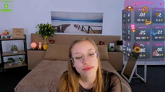 LayriantaVee online show from 02/18/25, 01:11