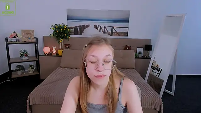 LayriantaVee online show from 03/02/25, 10:03