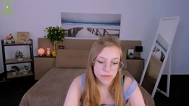 LayriantaVee online show from 03/05/25, 01:06