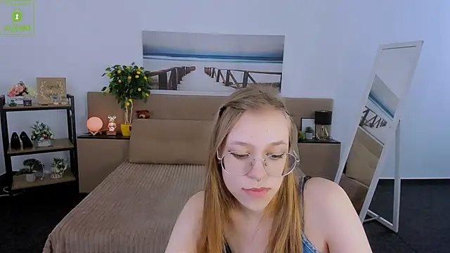 LayriantaVee online show from 03/06/25, 01:14