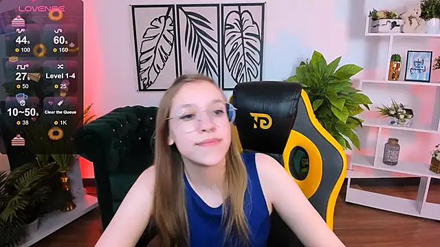 LayriantaVee online show from 03/07/25, 10:02