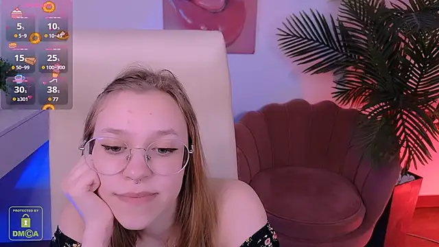 LayriantaVee online show from 03/14/25, 10:29