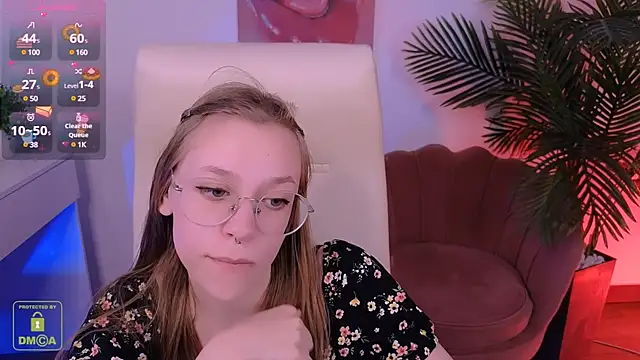 LayriantaVee online show from 03/14/25, 01:35