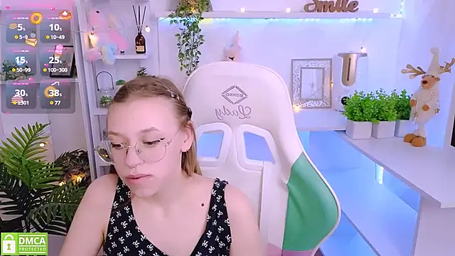 LayriantaVee online show from 03/19/25, 10:11