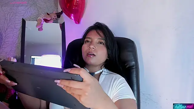 Snapshot of Candys_victoria chatting on 03/08/26, 02:04 Candys victoria online show from 03/08/26, 02:04