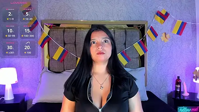 Snapshot of Candys_victoria chatting on 06/18/26, 04:02 Candys victoria online show from 06/18/26, 04:02