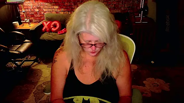 Snapshot of AliceHarlot chatting on 02/19/26, 05:47 AliceHarlot online show from 02/19/26, 05:47