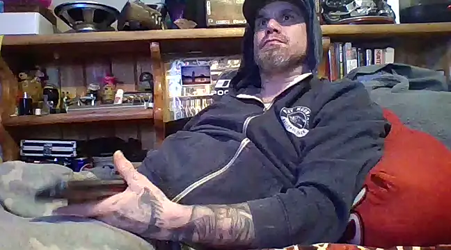 Snapshot of clitstitsandbongrips chatting on 02/21/25, 02:27 clitstitsandbongrips online show from 02/21/25, 02:27