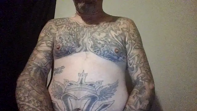 Snapshot of clitstitsandbongrips chatting on 09/14/25, 12:37 clitstitsandbongrips online show from 09/14/25, 12:37