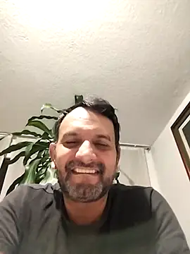 Snapshot of RogueTraveler chatting on 01/19/25, 03:39 RogueTraveler online show from 01/19/25, 03:39