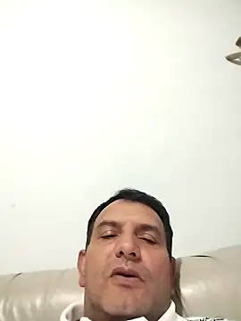 Snapshot of RogueTraveler chatting on 03/03/25, 02:58 RogueTraveler online show from 03/03/25, 02:58