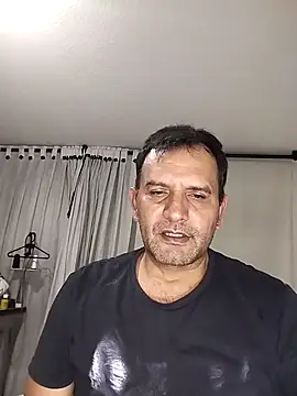 Snapshot of RogueTraveler chatting on 03/09/25, 02:39 RogueTraveler online show from 03/09/25, 02:39