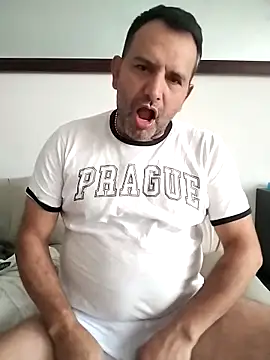 RogueTraveler online show from 11/13/25, 07:46