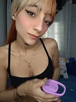 Snapshot of Dani_pegin chatting on 06/17/26, 12:29 Dani pegin online show from 06/17/26, 12:29