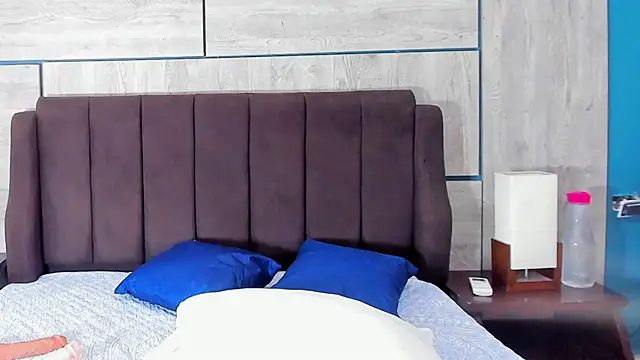 ZaritaLenon online show from 11/19/25, 08:53