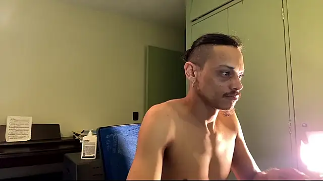 villanocat online show from 09/30/25, 04:01