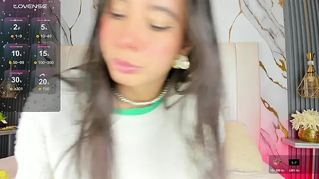 Snapshot of HannaPaola chatting on 12/01/25, 10:48 HannaPaola online show from 12/01/25, 10:48