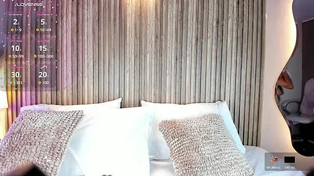 Snapshot of HannaPaola chatting on 12/13/25, 10:37 HannaPaola online show from 12/13/25, 10:37