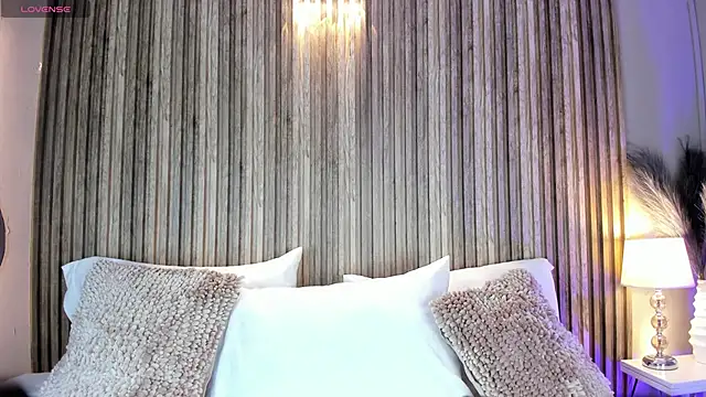 Snapshot of HannaPaola chatting on 12/16/25, 10:37 HannaPaola online show from 12/16/25, 10:37