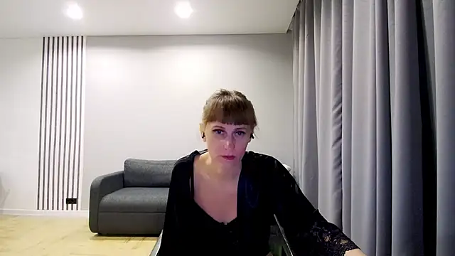 Snapshot of Daniella_Lorente chatting on 12/17/24, 04:34 Daniella Lorente online show from 12/17/24, 04:34