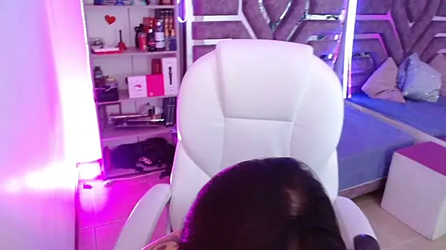 AliceWalker 11 online show from 12/03/25, 07:01