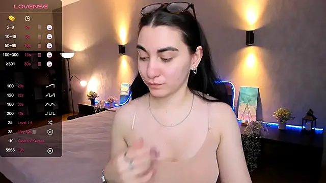 hannacheekss  online show from 01/25/25, 05:07